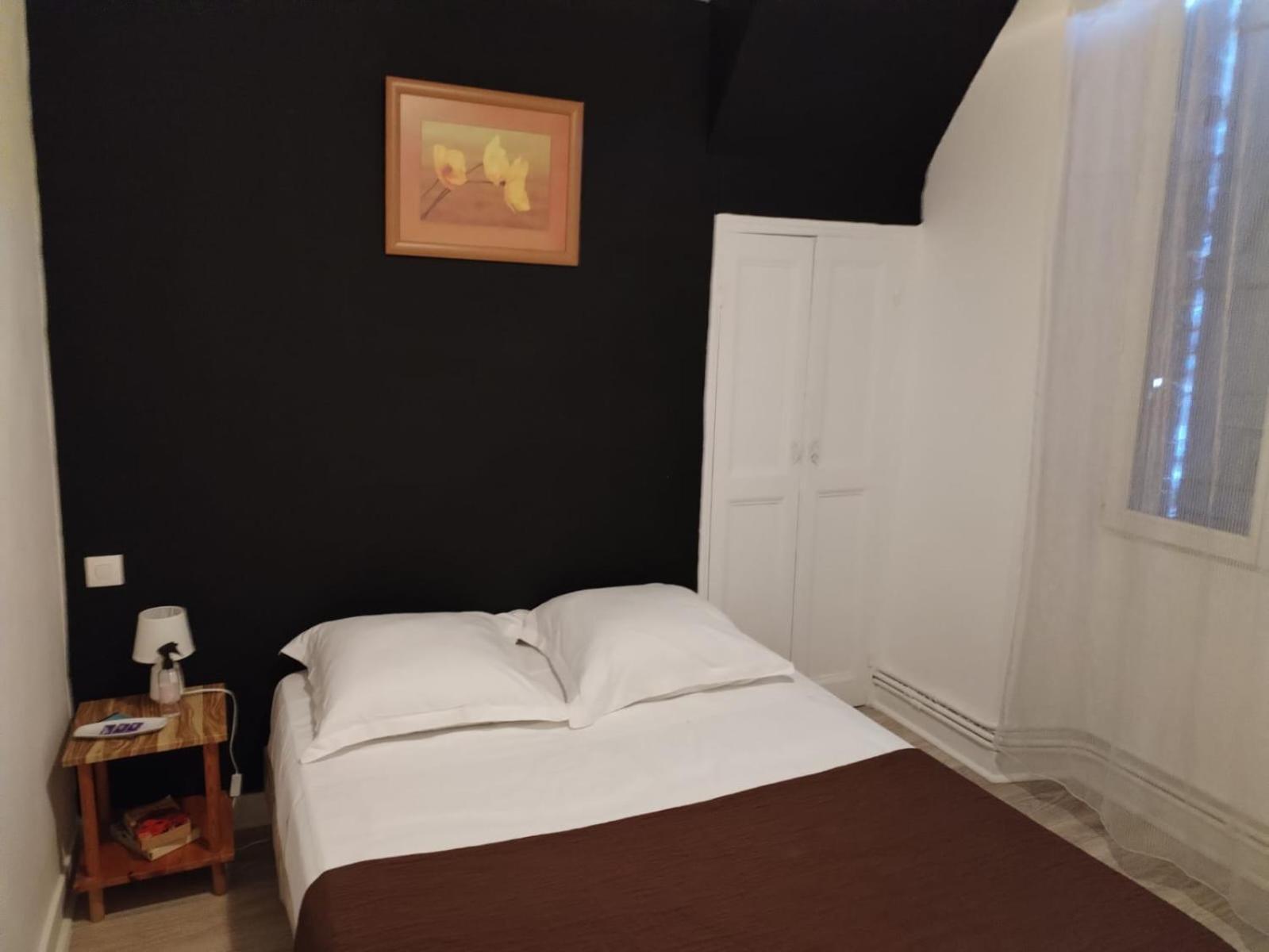 Aux Trois Rois Hotel Pont-Sur-Yonne Ngoại thất bức ảnh