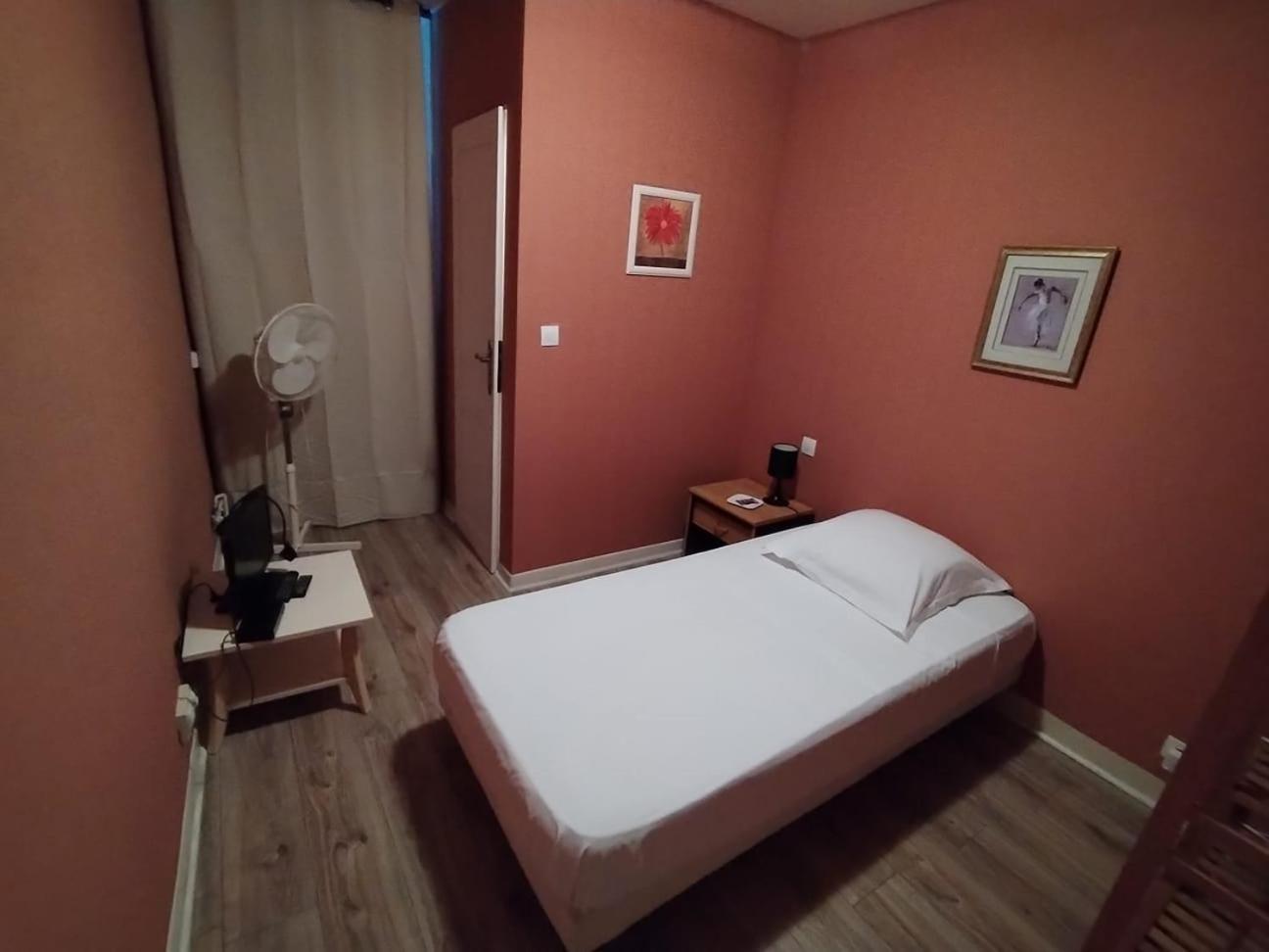 Aux Trois Rois Hotel Pont-Sur-Yonne Ngoại thất bức ảnh